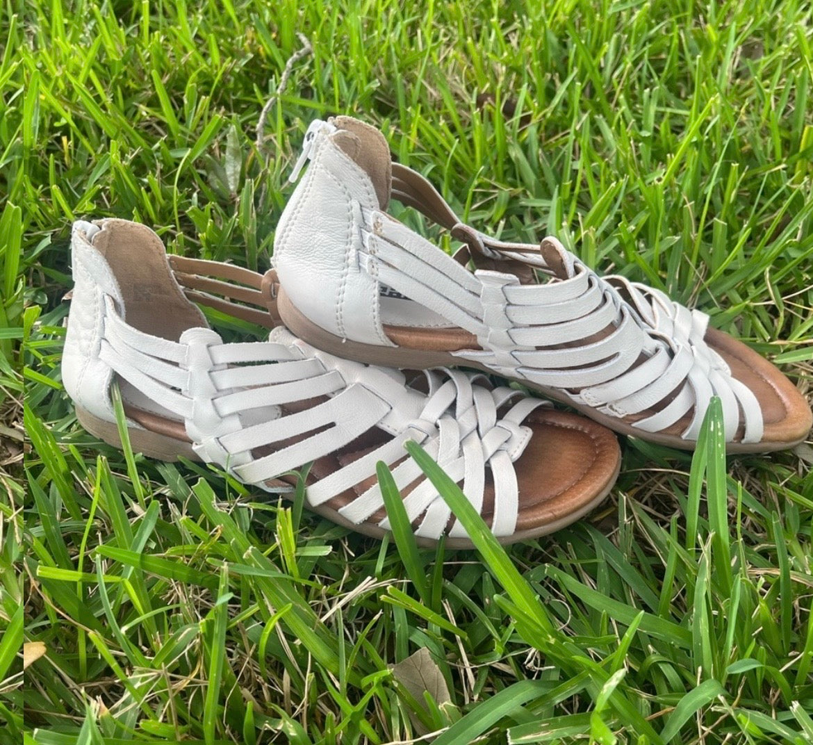 Earth Sandals Zip Up
