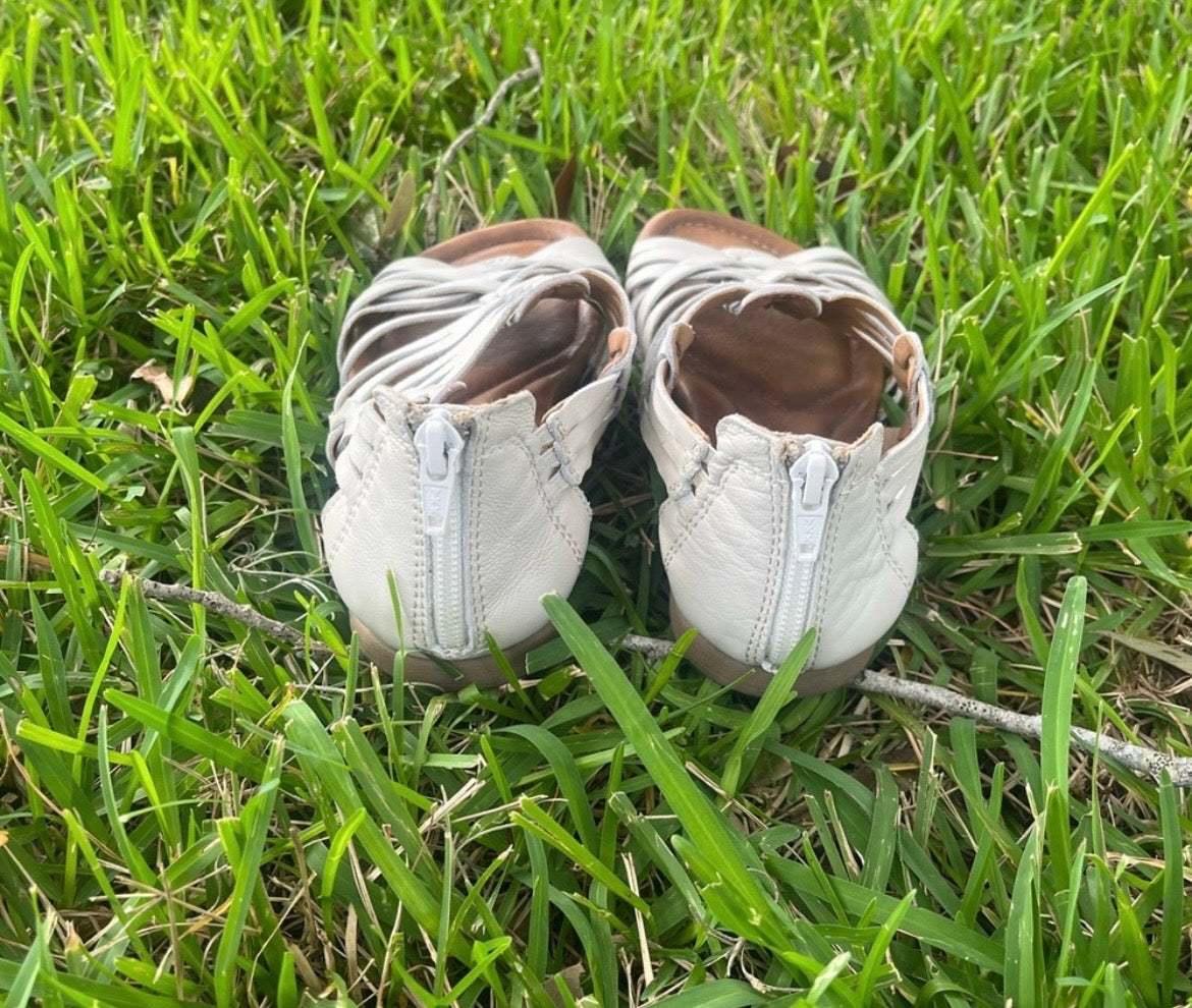 Earth Sandals Zip Up