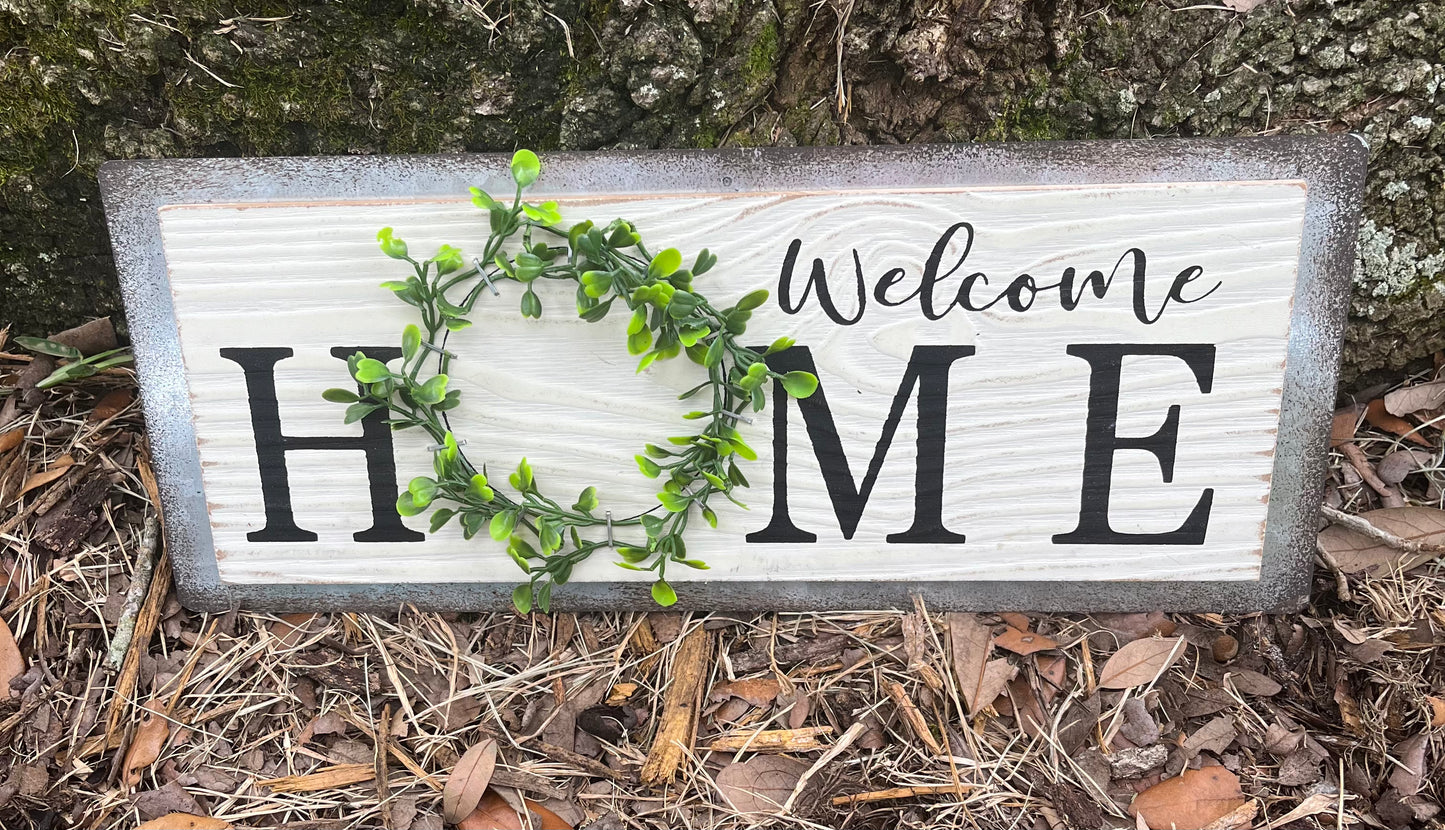 Metal Welcome Home Hanging Wall Decor