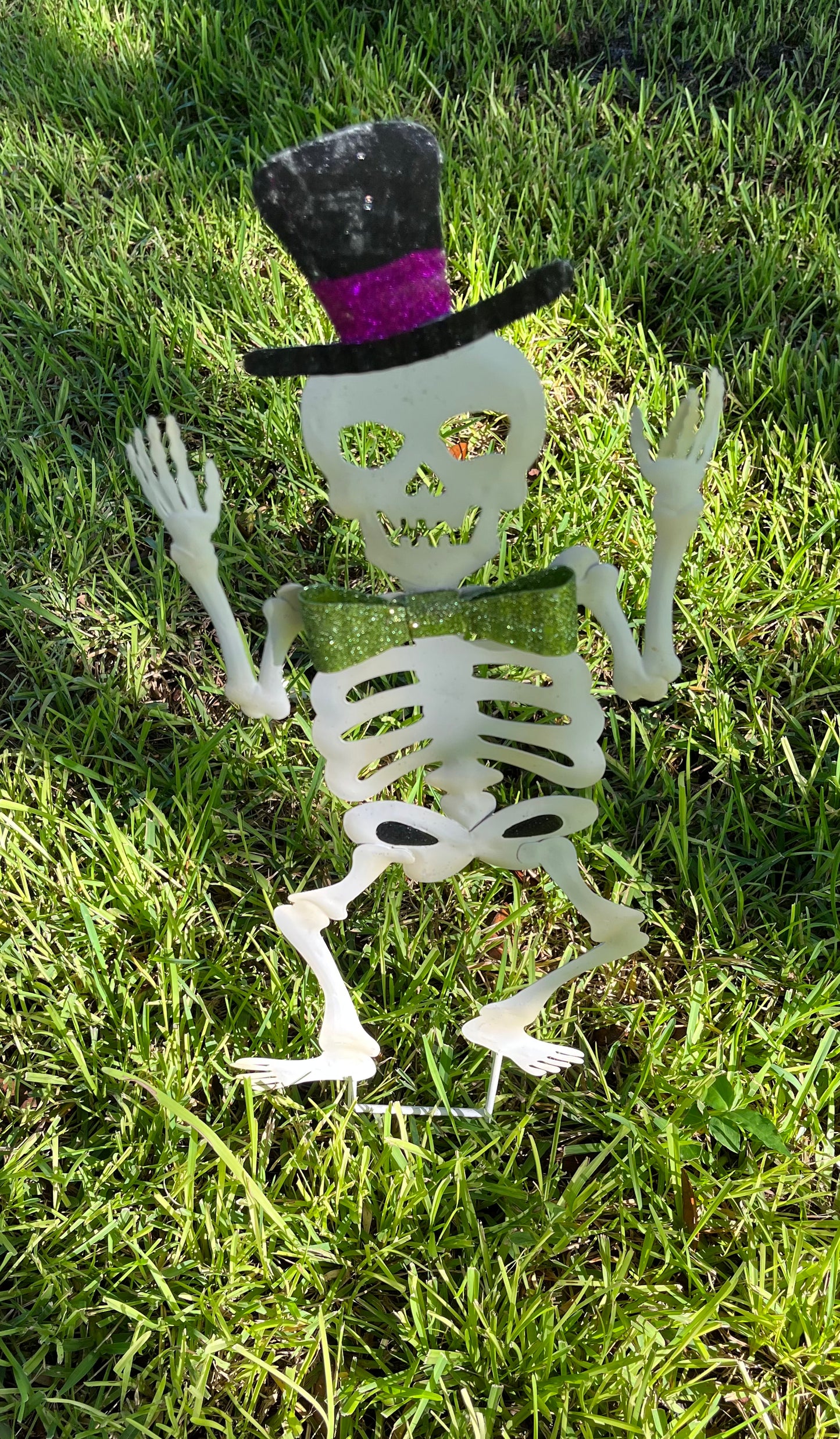 Skeleton Yard Stake Purple Top Hat